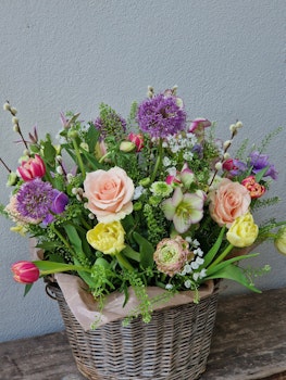 En vårig Blomsterkorg