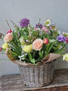 En vårig Blomsterkorg