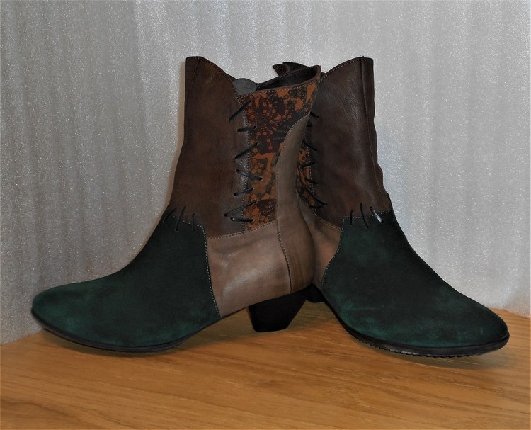 Grön/kombi boots från österrikiska Think!