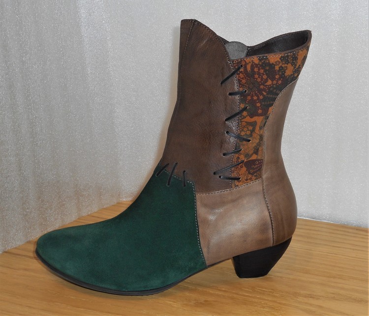 Grön/kombi boots från österrikiska Think!