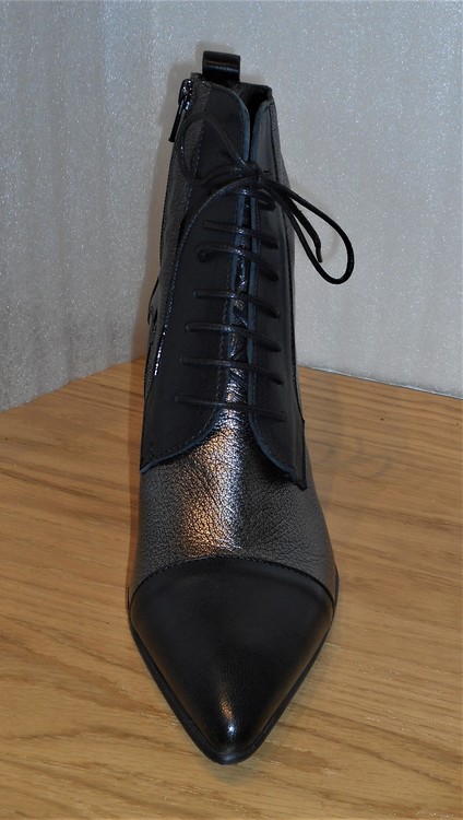 2-färgad boots med blixtlås & snörning fabrikat Fidji