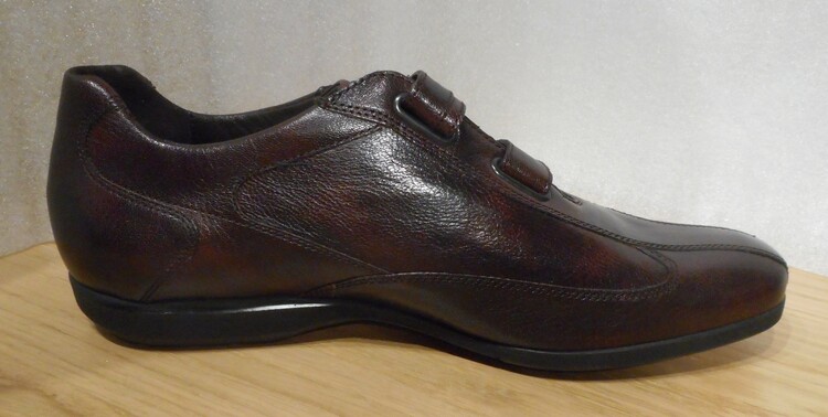 Mörkbrun sko med kardborreknäppning - fabrikat Sioux