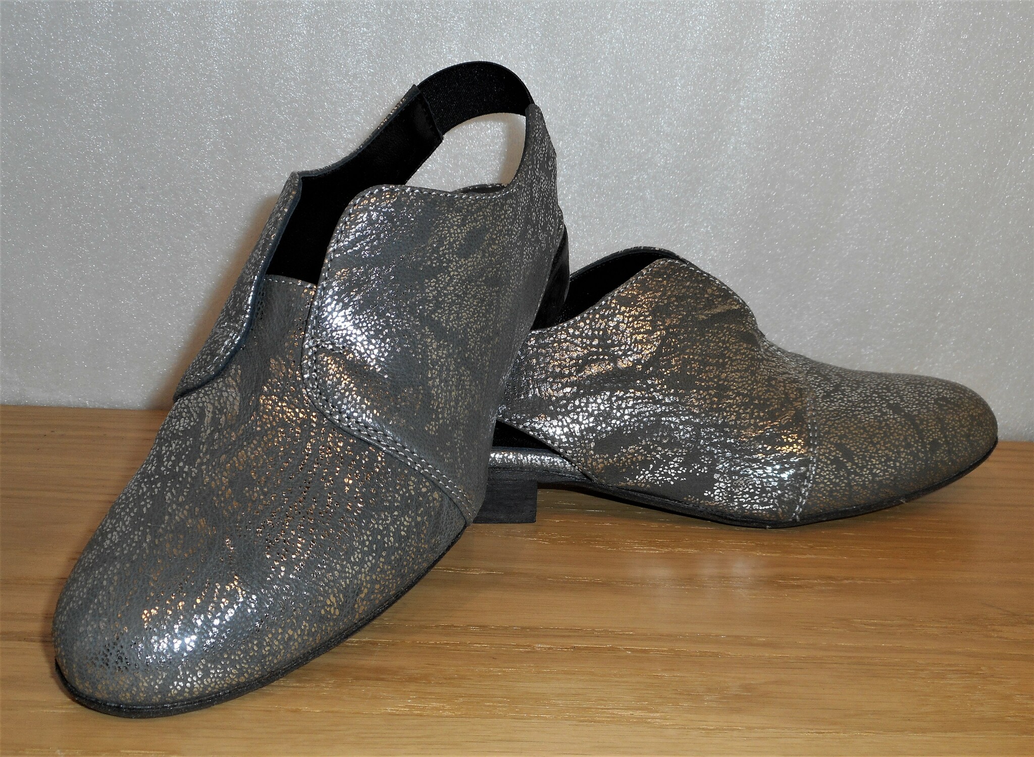 Silvergrå (mörk) sko med slingback - Fabrikat Merygen
