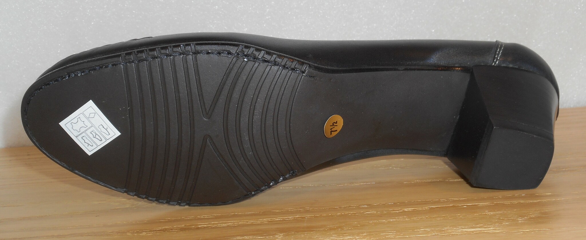Svart loafer på klack - fabrikat Amberone