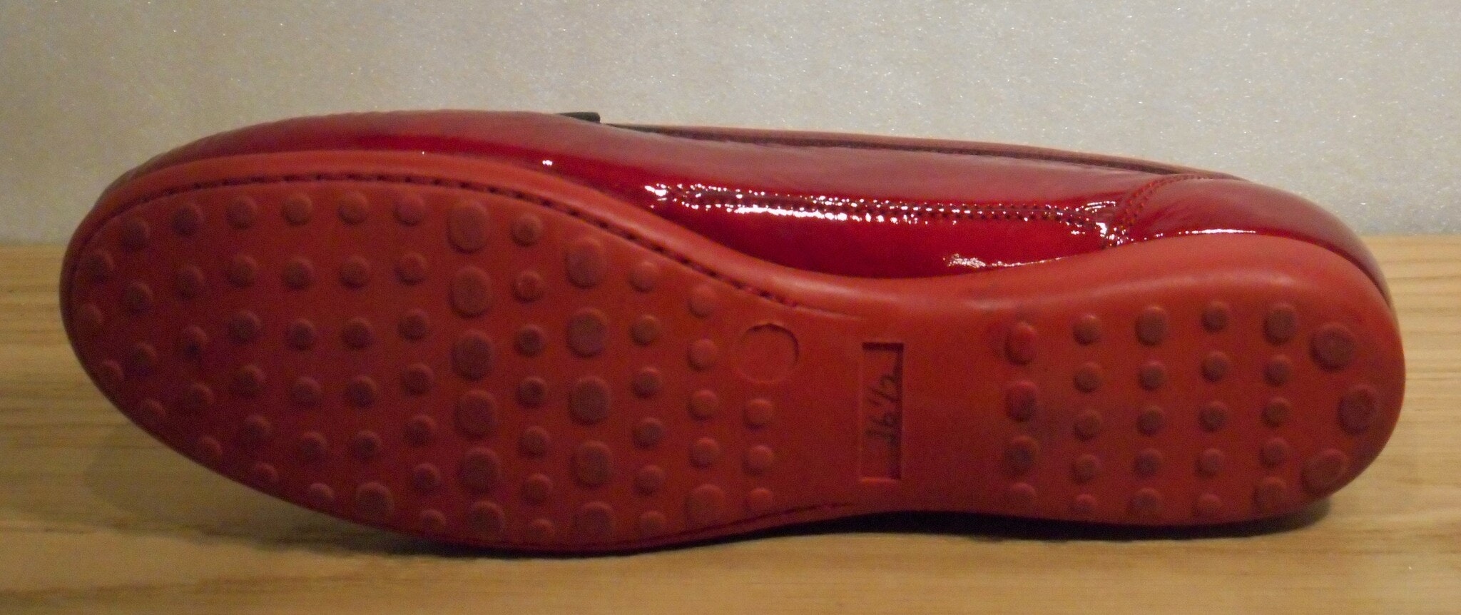 Röd lackmockasin - fabrikat Amberone