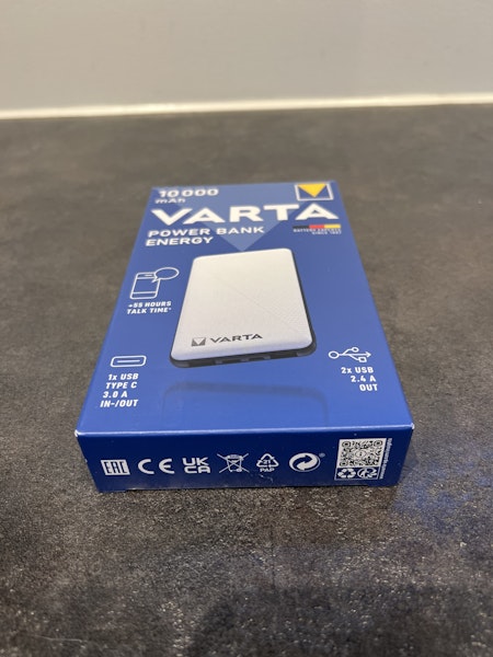 Varta Power Bank - Ladda på jakten! 10000mAh, 2 USB A & 1 USB C.