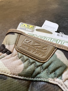 Mechanix FASTFIT MULTICAM Handske