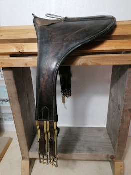 Lädergjord med platta mörkbrun Action Horse 120 cm