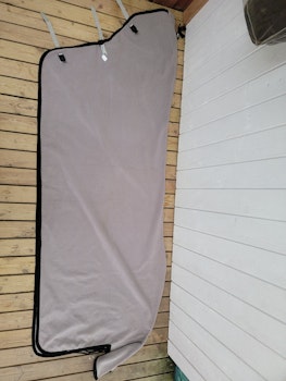 Kraftigt Fleecetäcke med hals 145 cm