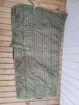 Stalltäcke med halvhals 145 cm