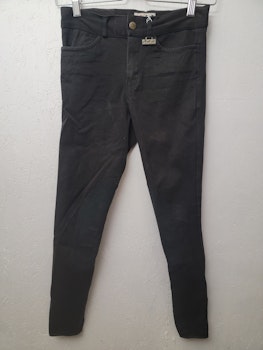 Ridbyxa knäskodda med mocka stl 160 cl från Back 2 back