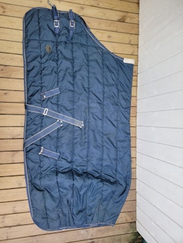 Stalltäcke 160 cm ca 300 gr från Mark Todd