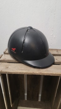 Hjälm 58-61 cm från Red Horse