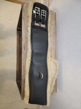 Gjord med minkfleece resår på ena sidan 85 cm