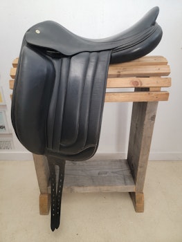 Exselle dressyrsadel/Islandssadel 18" wide med enkelkåpa