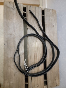 Stigläder svarta 145 cm med nylonkärna
