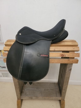 Ponnysadel i syntet från Sigma Thorowgood 14 " xwide