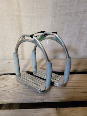 Stigbyglar flexande från Intec  fotbredd 11,5 cm