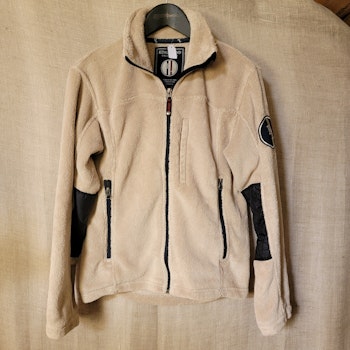 Fleecejacka stl S i beige med svarta detaljer från Kingsland