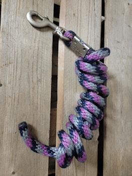 Grimskaft i lila nyanser från HV polo