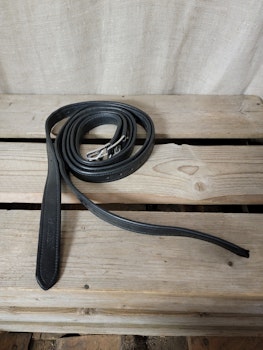Stigläder svarta 140 cm från Passier med nylonkärna