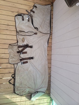 Flugtäcke 145 cm från Biltema