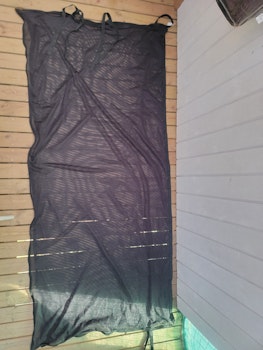 Nättäcke med hals 90*84" i svart