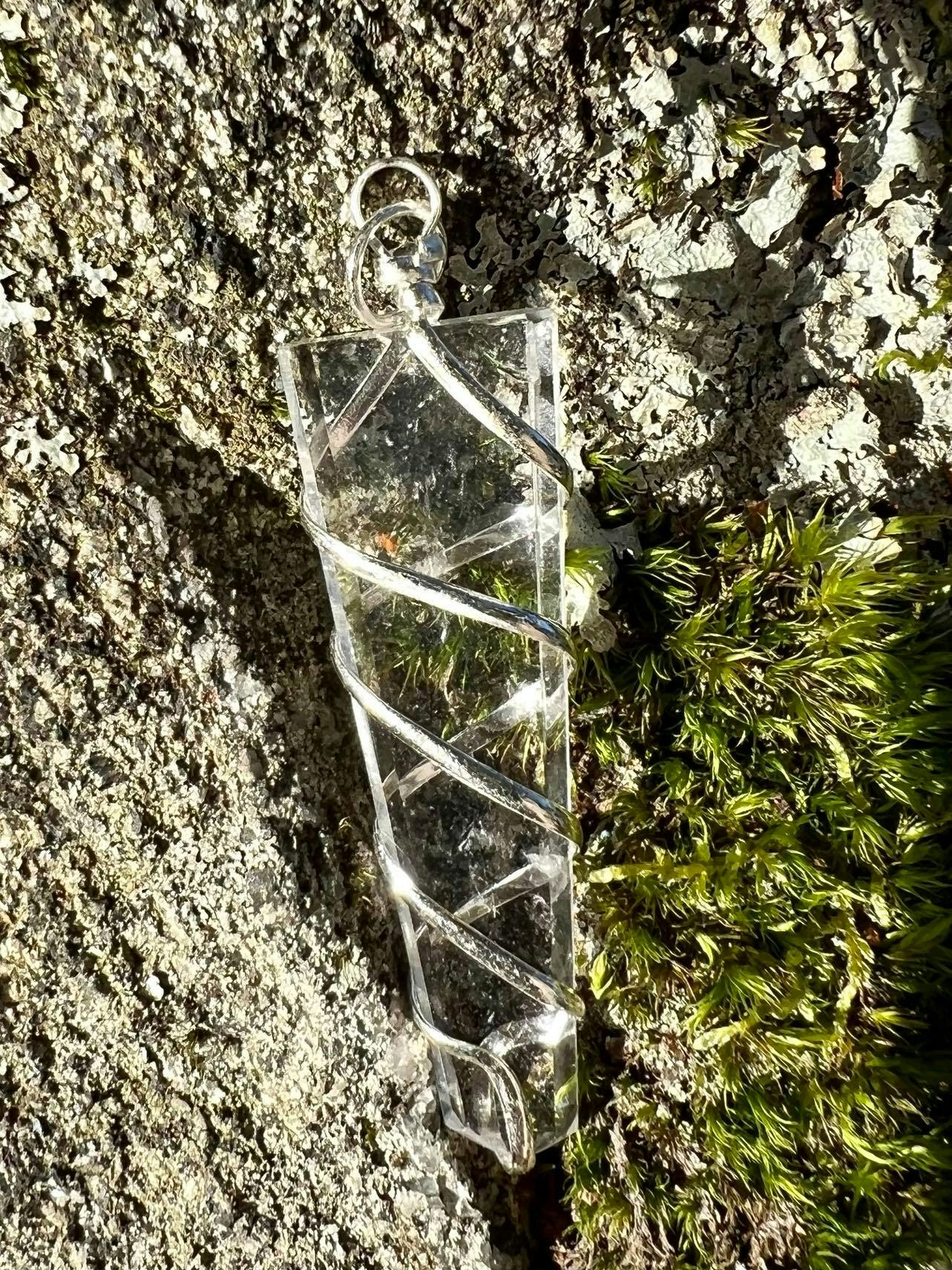 Bergkristall hänge spets i stor spiral 55-65 mm
