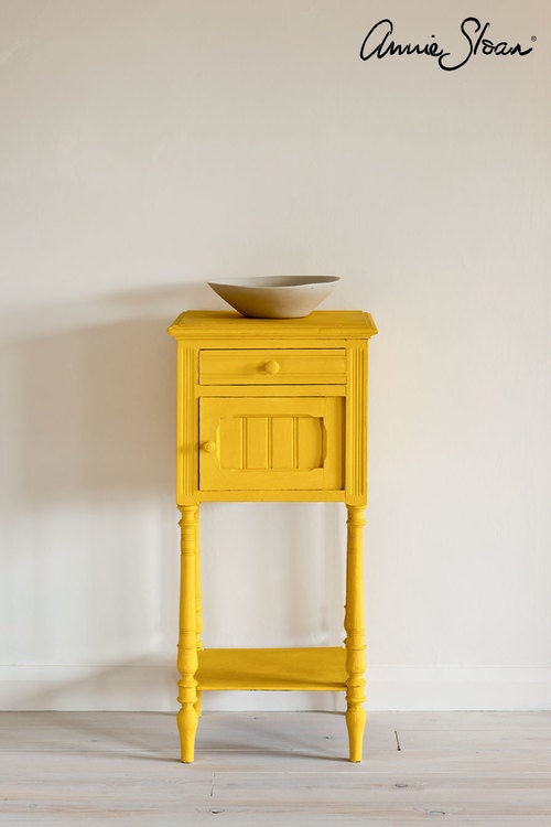 Sängbord målat med Annie sloan Chalk Paint Tilton