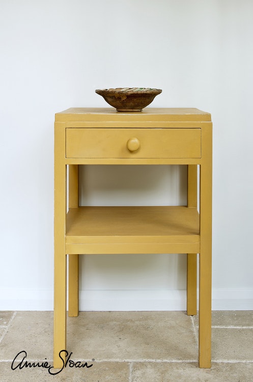 Sängbord målat med Annie Sloan Chalk Paint Arles