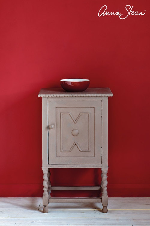 Sängbord målat med Annie Sloan Chalk Paint Coco