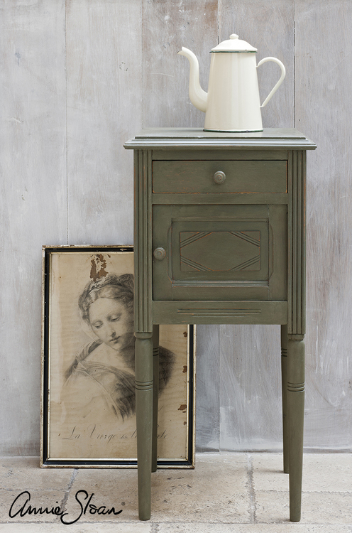 Möbel målad med Annie Sloan Chalk Paint Olive