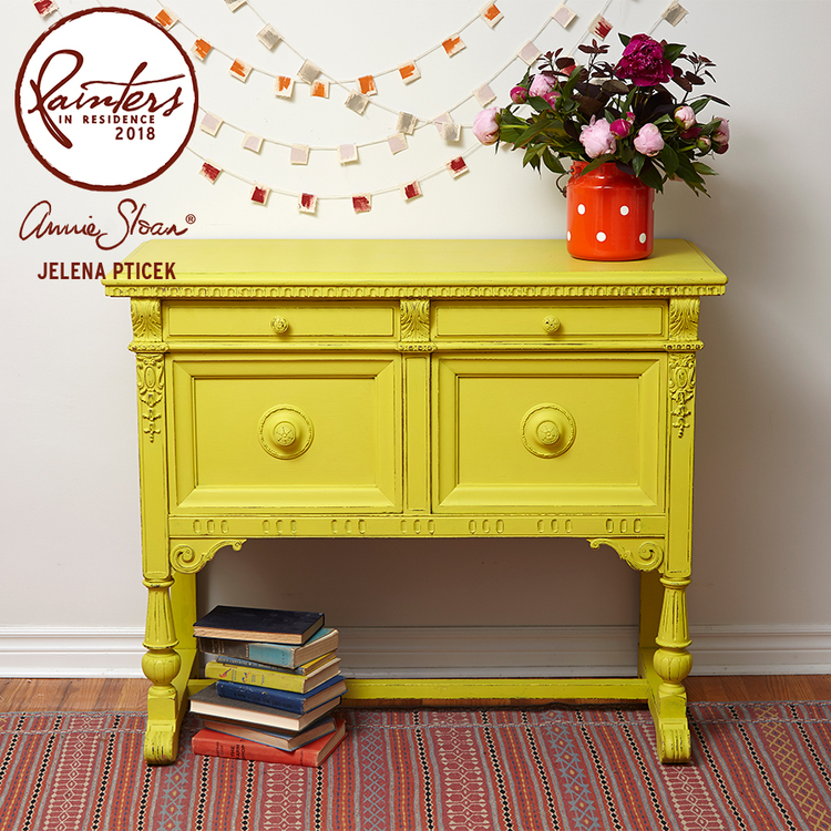 Möbel målad med Annie Sloan Chalk Paint English Yellow