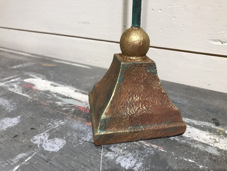 Sångfågelns fot, handmålad med Annie Sloan Chalk Paint.