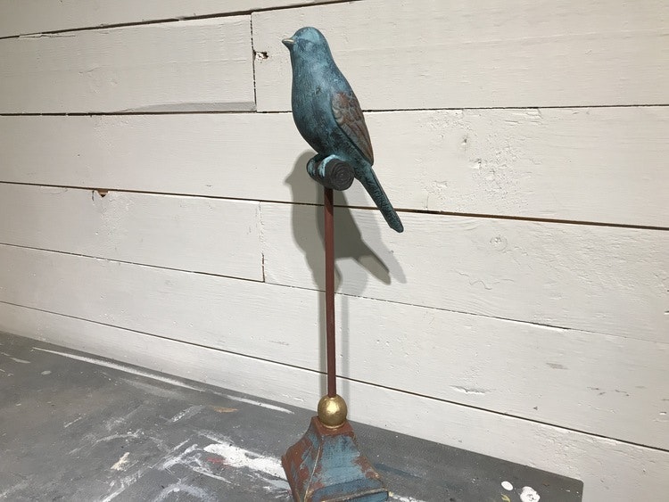 Sångfågel, handmålad med Annie Sloan Chalk Paint.