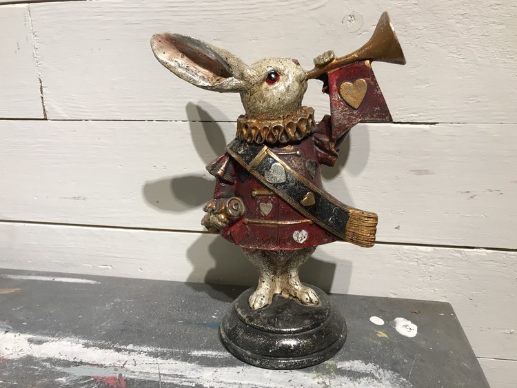 Kanin med trumpet, Alice i underlandet.