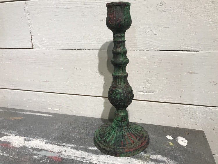 Handmålad ljusstake i gjutjärn, grön