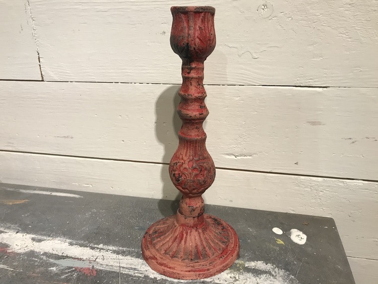 Handmålad ljusstake i gjutjärn, röd