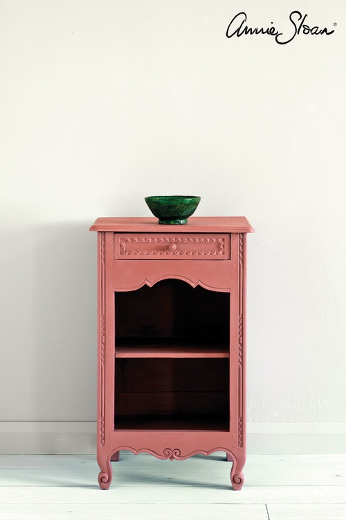 Sängbord målat med Annie sloan Chalk Paint Scandinavian Pink
