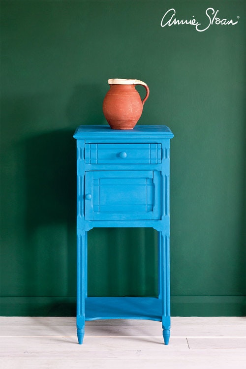 Sängbord målat med Annie Sloan Chalk Paint Giverny