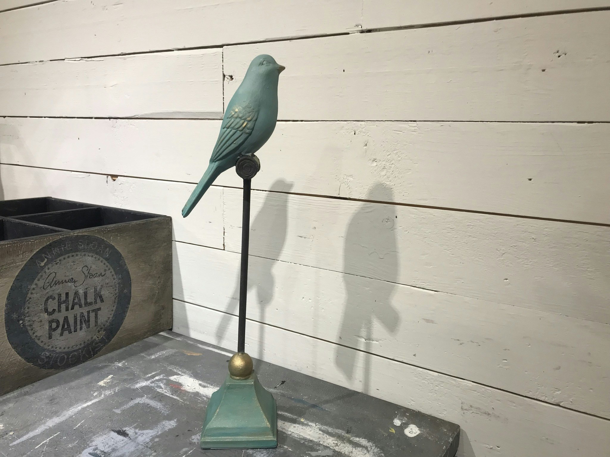 Sångfågel, handmålad med Annie Sloan Chalk Paint.