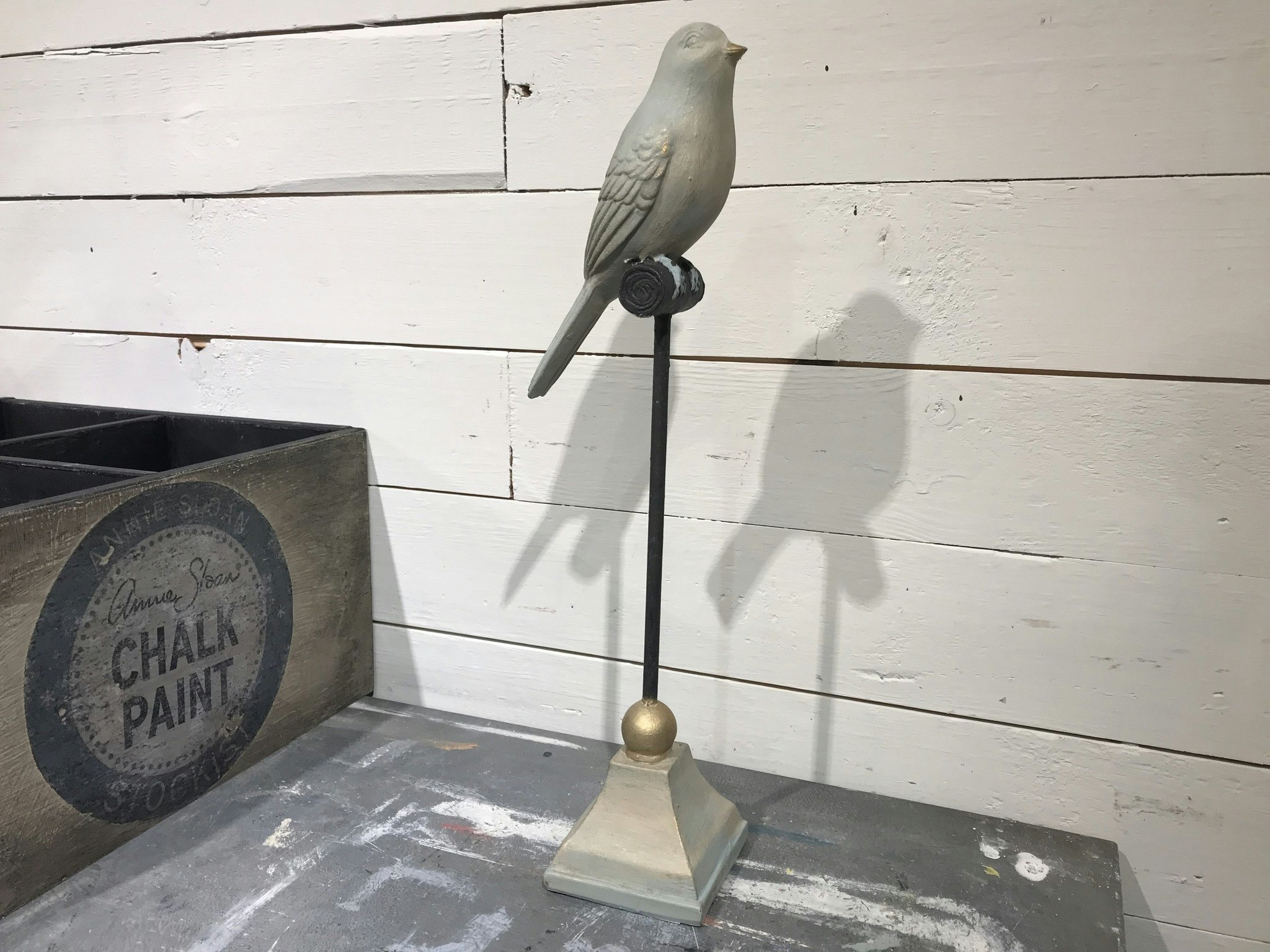 Sångfågel, handmålad med Annie Sloan Chalk Paint.