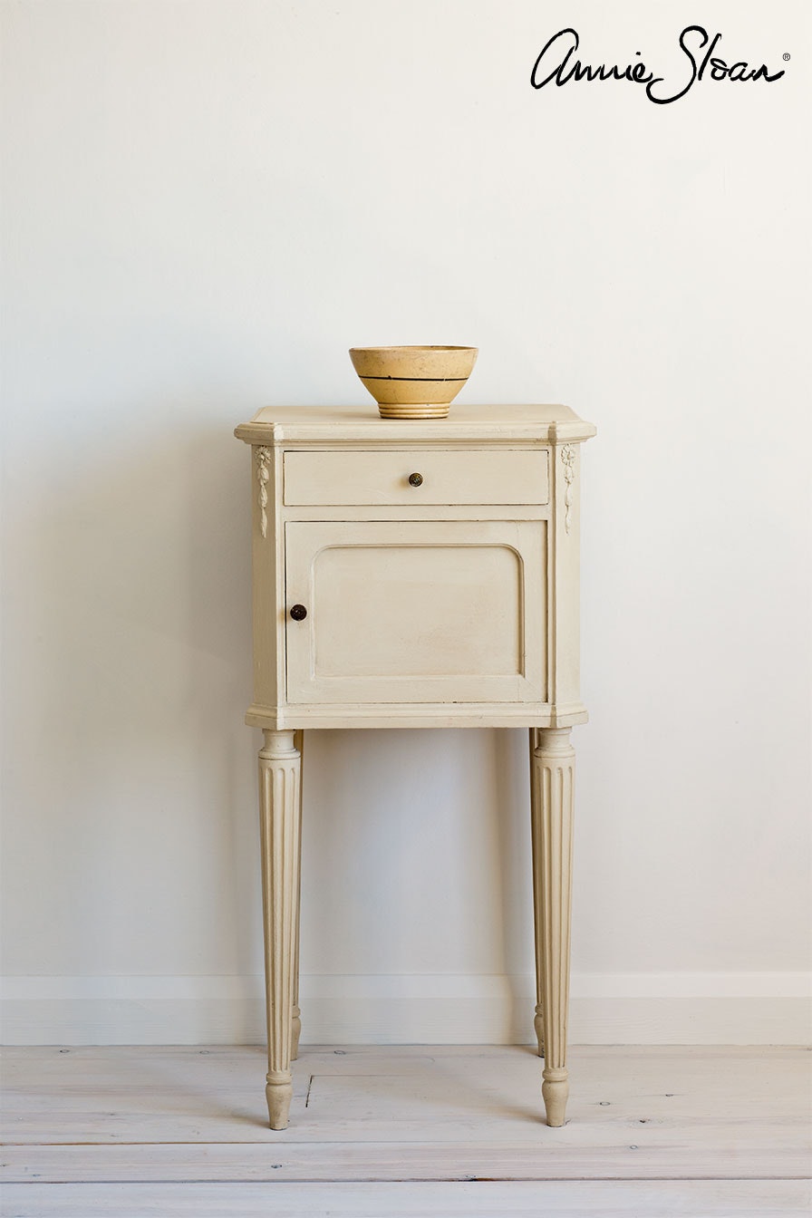 Möbel målad med Annie Sloan Chalk Paint Old Ochre