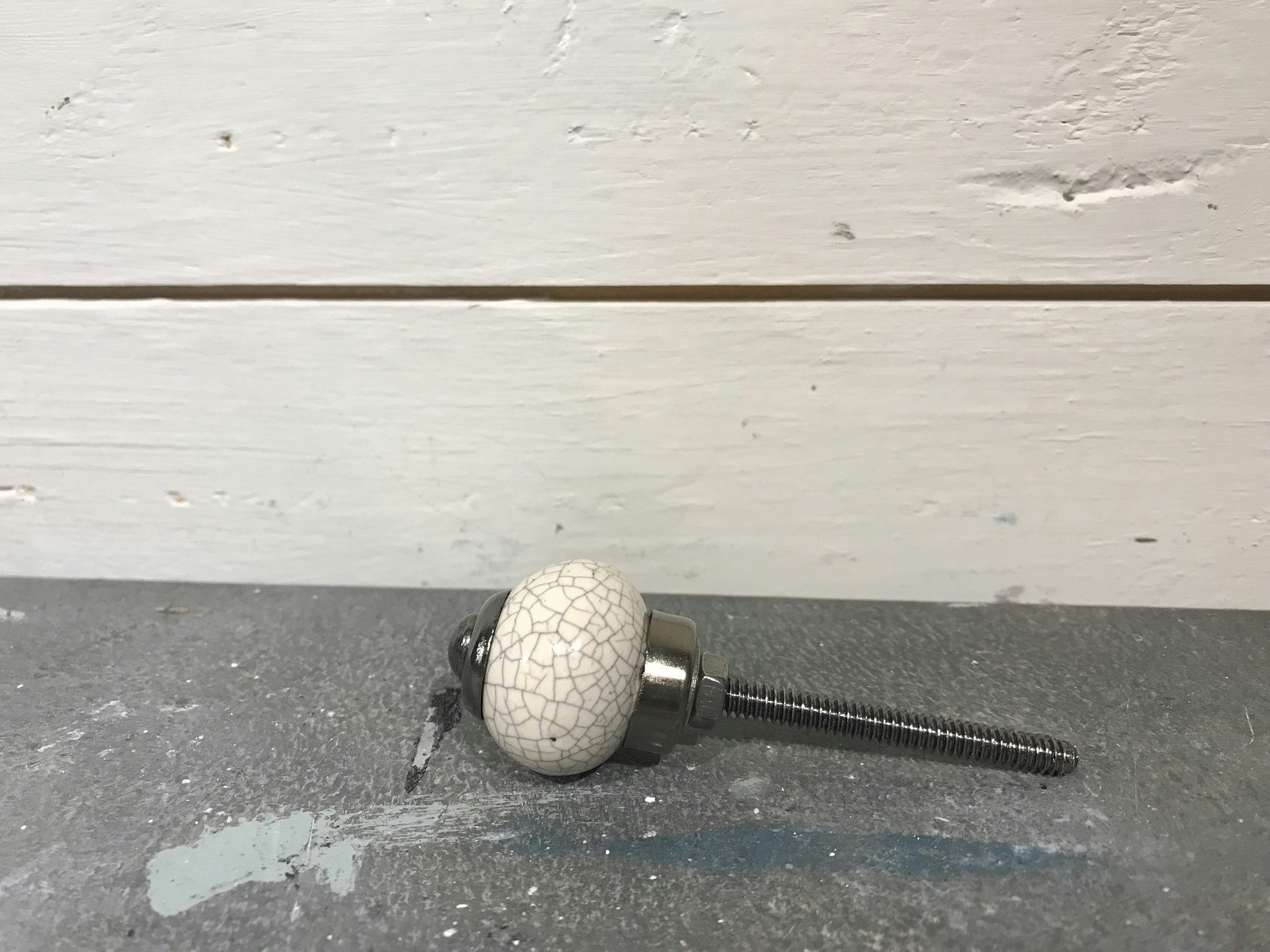 knopp liten beige med krackeleringar
