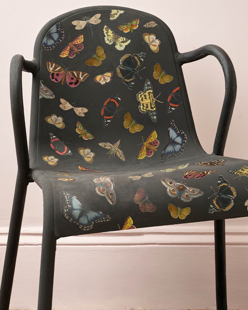 Annie Sloan Winged Wildlife närbild