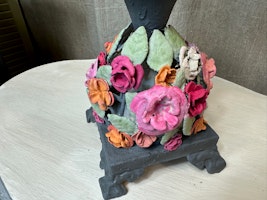 Handmålad ljusstake med blommor 1