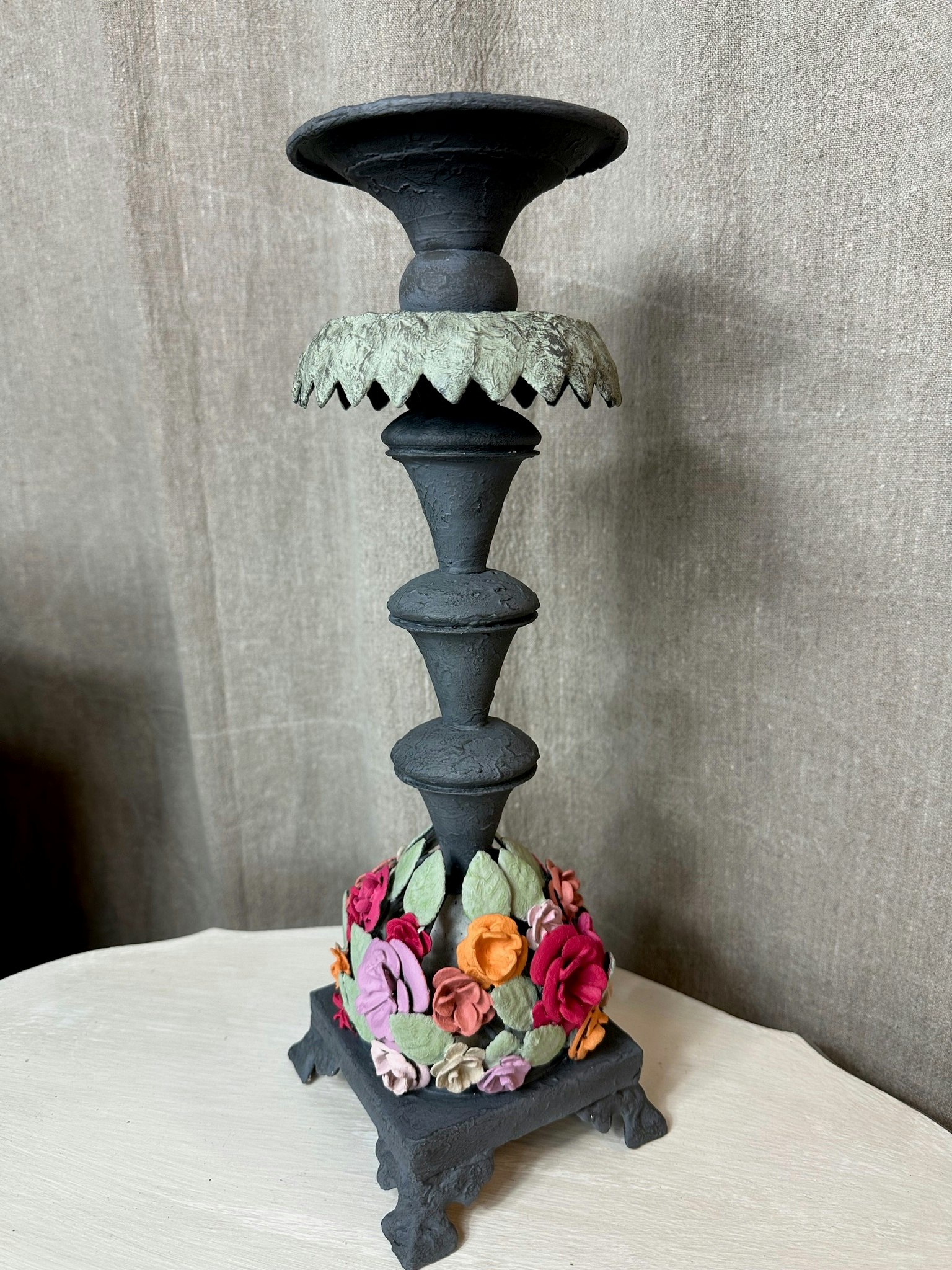 Handmålad ljusstake med blommor 2