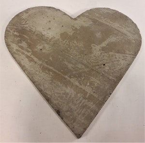 Hjärta i betong, platt