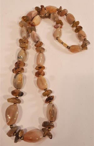 Halsband av Tigerögon/Agat