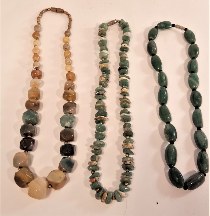 Halsband  i olika gröna färger, 3 olika att välja på, x1